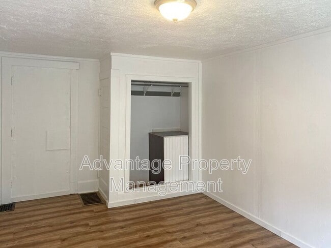 Building Photo - 240 NW 9th St