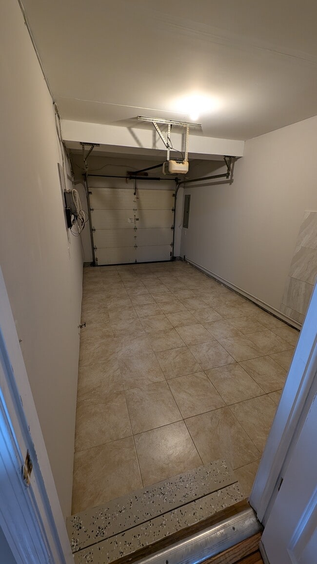 Building Photo - 1070 Millcreek Rd