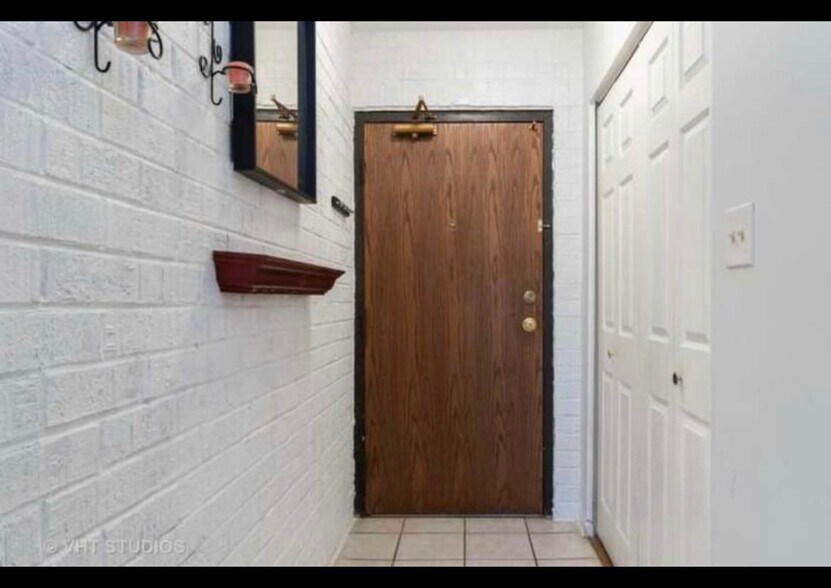 Building Photo - 138 E Bailey Rd