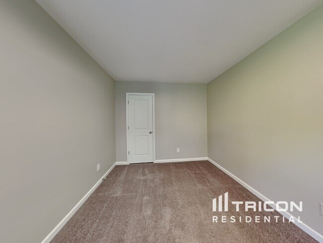 Building Photo - 1717 Marita Dr
