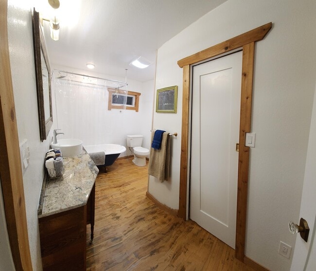Building Photo - 122 Bear Cove