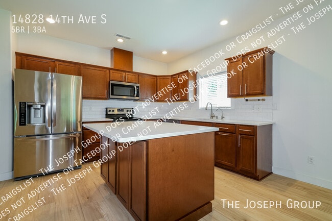 Building Photo - 14828 14th Ave S
