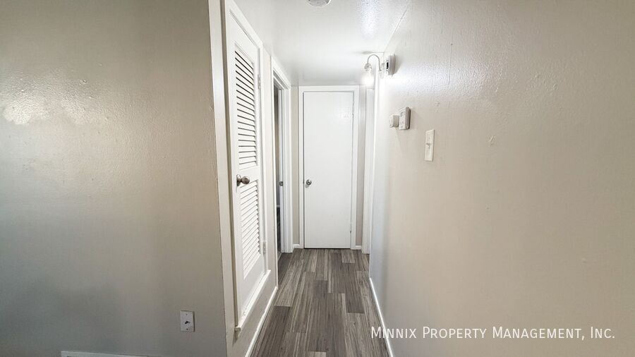 Building Photo - 2010 Ave. S