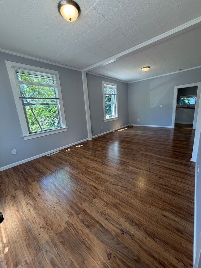 Building Photo - 3008 Grand Ave