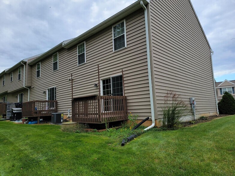 Building Photo - 30 Christy Ct