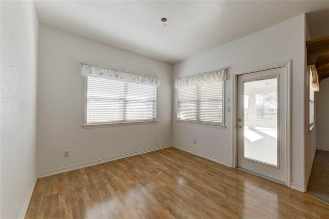 Building Photo - 2300 County Rd 302