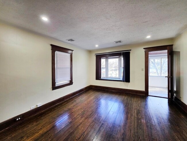 Building Photo - 18 Bergen Ave