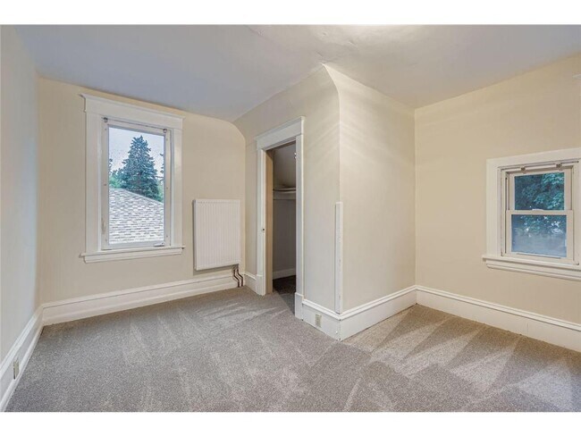 Building Photo - 2939 Russell Ave N