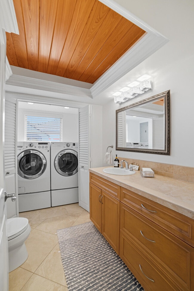 Building Photo - 1050 Gulfstream Way