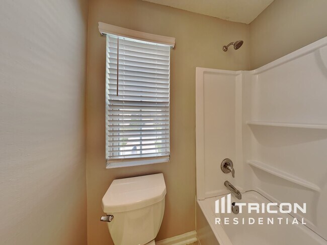 Building Photo - 10260 Old Dixie Hwy