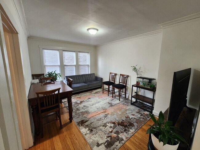 Building Photo - Spacious 2 Bed/1 Bath in North Park