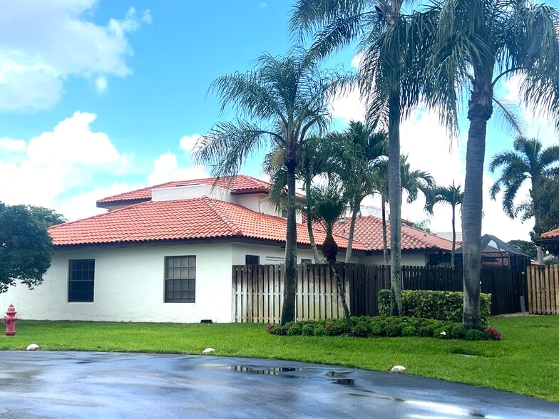 Building Photo - 13473 Fountain View Blvd