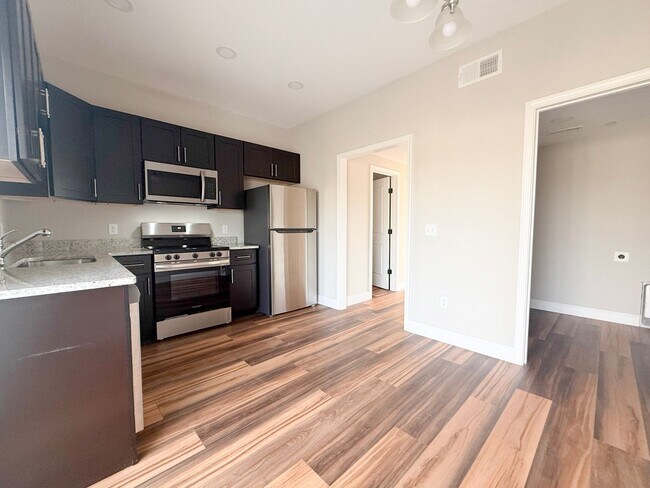 Building Photo - 5200 Oak Pt Ct