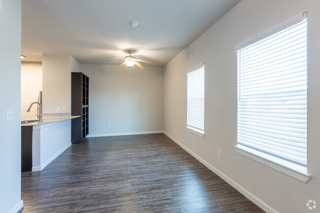 Studio - 550SF - Creekview Apartments