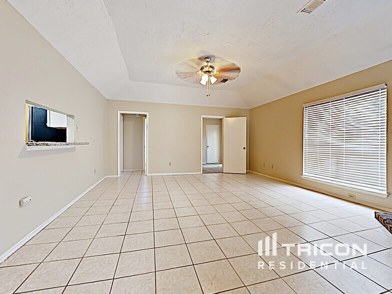 Building Photo - 6922 Clee Ln
