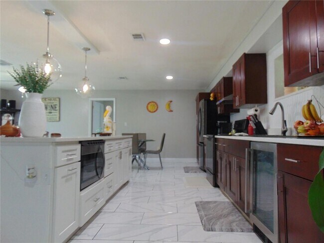 Building Photo - 4706 Tampa Downs Blvd