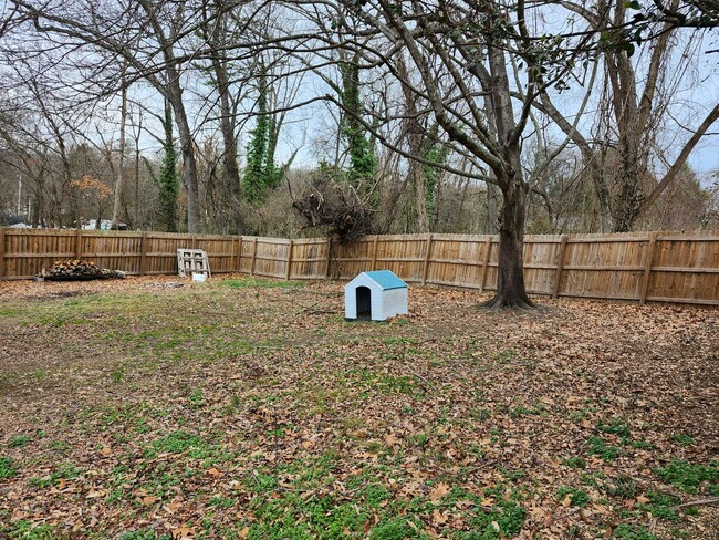 Building Photo - 2 Bedroom 1 Bath Home in Rossville GA