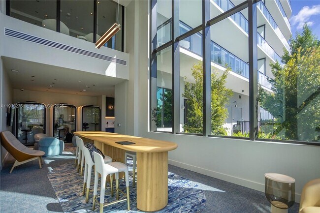 Building Photo - 580 72nd St