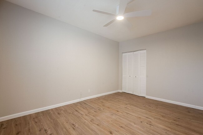 Building Photo - UTILITIES INCLUDED! Fresh & Updated 3bd 2b...