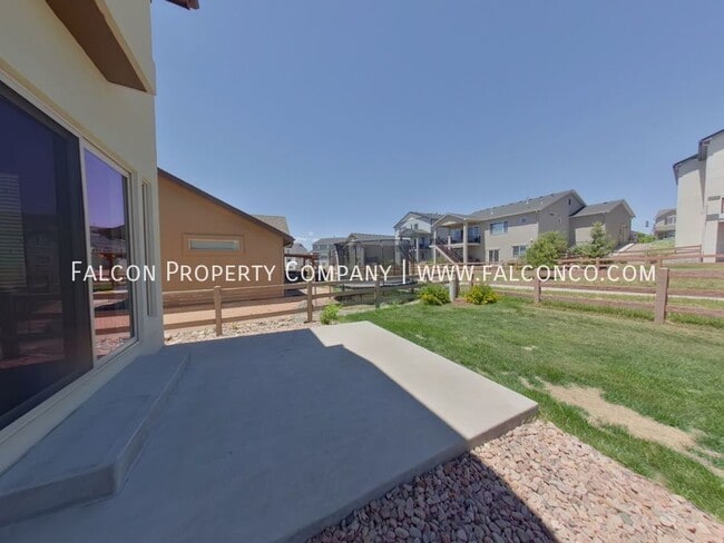 Building Photo - 5822 Thurber Dr