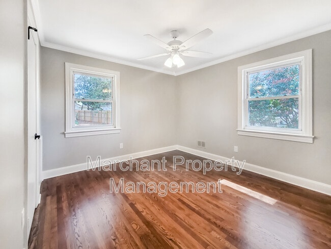 Building Photo - 103 Robin Hood Rd