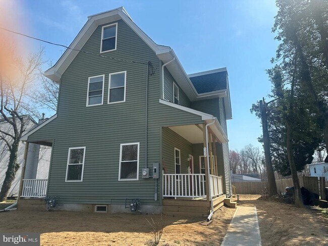 Building Photo - 20 Pine St