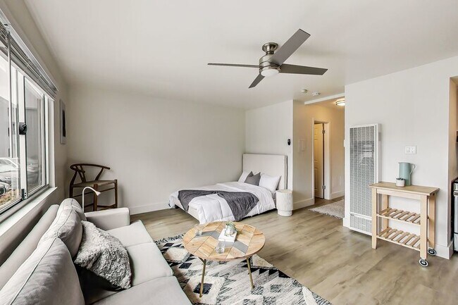 Building Photo - Newly renovated apartment at Oakbrook! Up ...