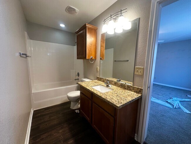 Building Photo - 2527 Pascal Ct