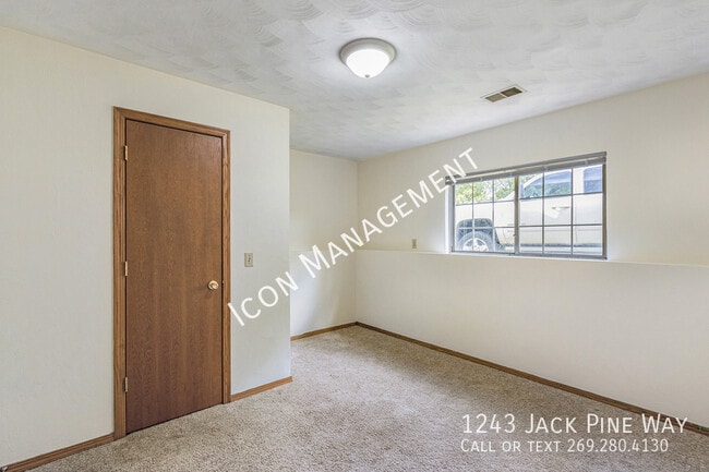 Building Photo - 1243 Jack Pine Way