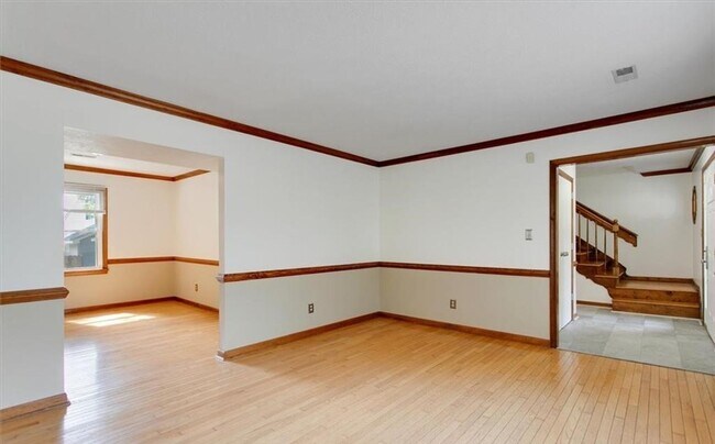 Building Photo - Large Home in Michael's Woods