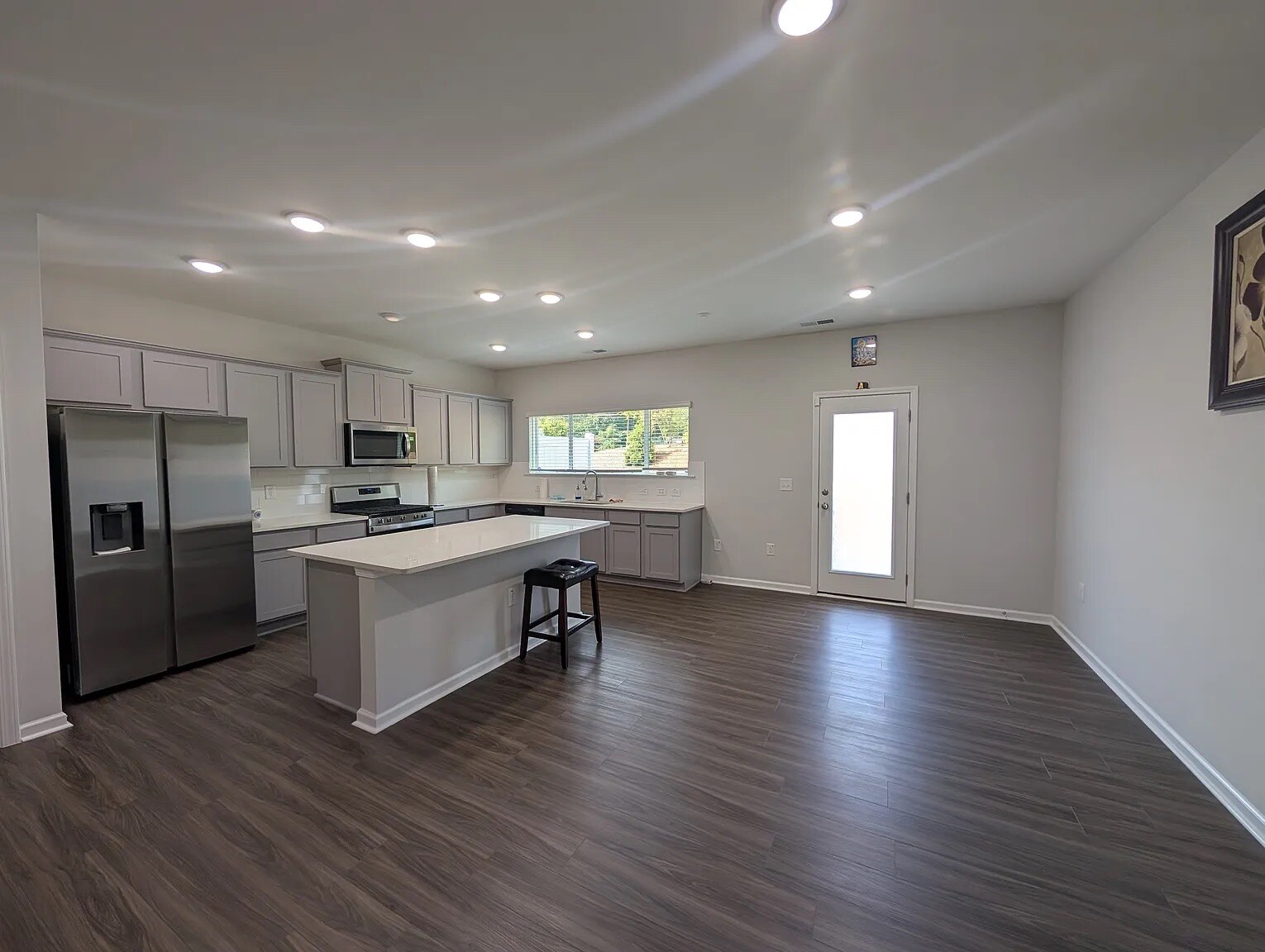 Building Photo - Room in Townhome on Regal Dr