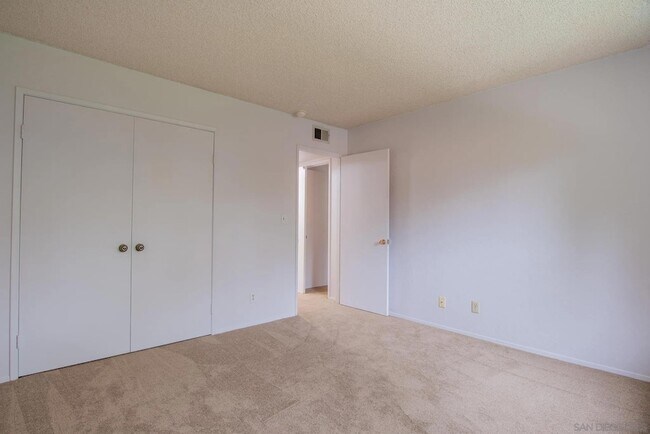 Building Photo - 5046 Collwood Way
