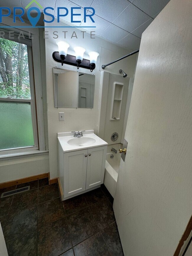 Building Photo - WA818X