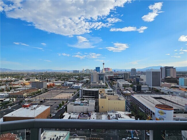 Building Photo - 150 S Las Vegas Blvd