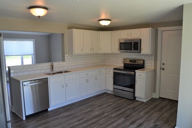 Building Photo - 212 Wilson St