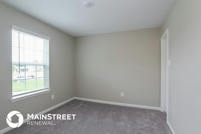 Building Photo - 26420 Richter Dr