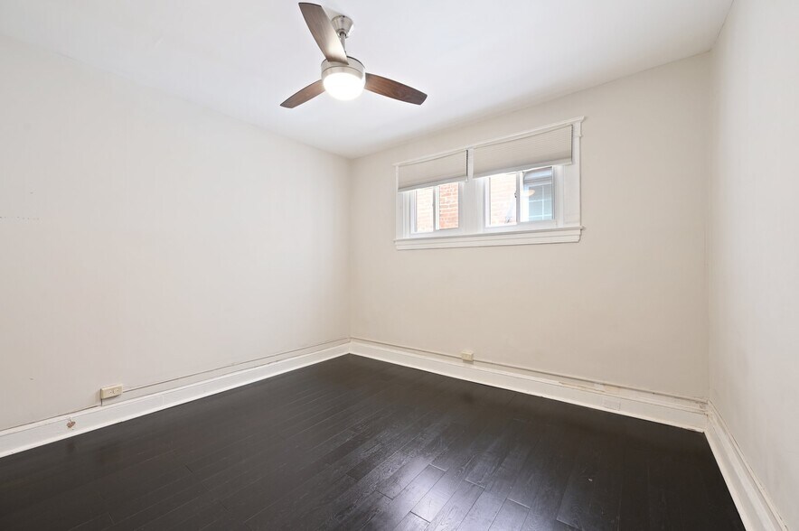 First bedroom - 2431 Linden Ave