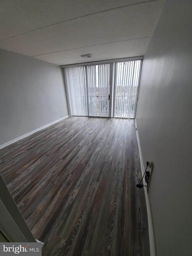 Building Photo - 401 Cooper Landing Rd