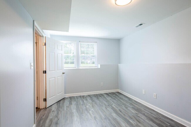 Building Photo - 3908 Love Ave