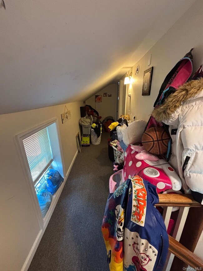 Building Photo - 16 Bellport St
