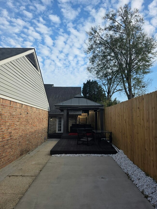 Building Photo - 2022 Michel Delving Rd