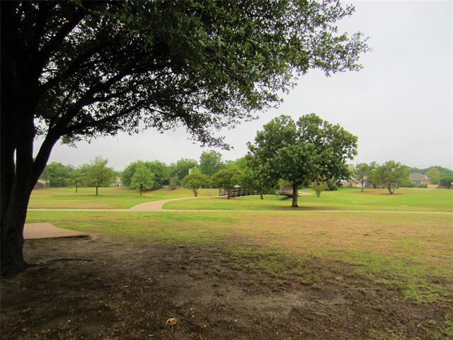 Building Photo - 1605 Century Oaks Dr