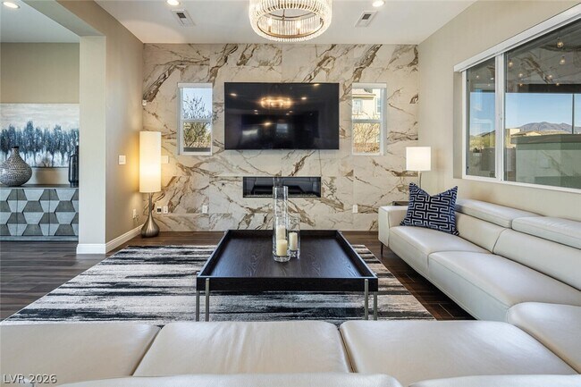 Building Photo - 3372 Dalmore St