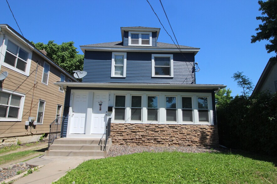 Building Photo - 313 14th Ave NE