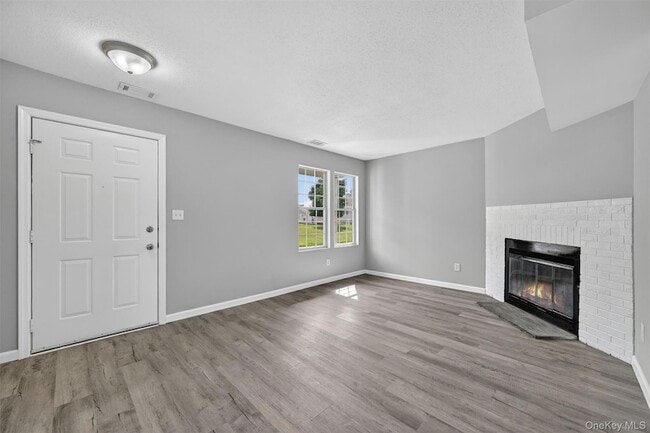 Building Photo - 2722 Whispering Hills Dr