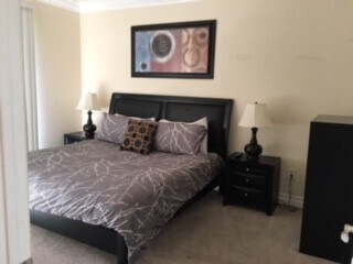 Building Photo - Meridian Upgraded Top Floor 1 Bed | 1 Bath Unit (Vinyl Flooring in Bedroom Area)