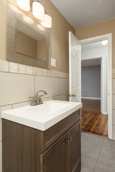 Building Photo - 303 Wygoda Cir
