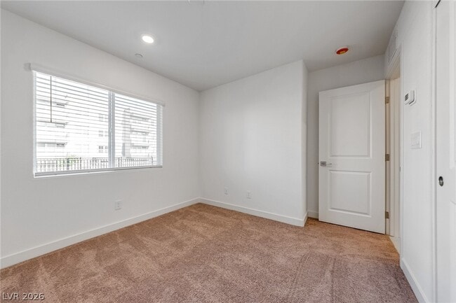 Building Photo - 5838 Kips Bay St