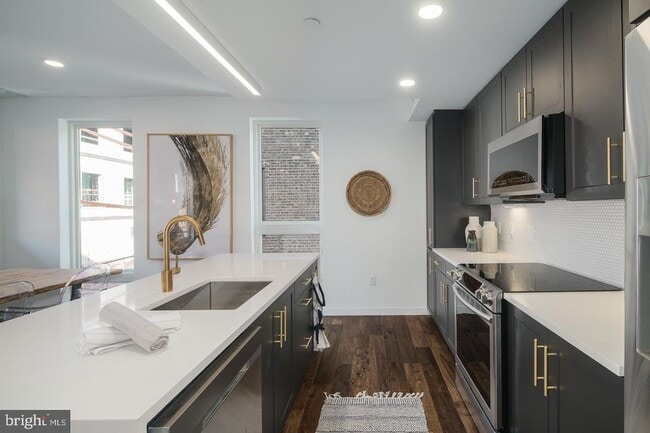 Building Photo - 1501 N 31st St