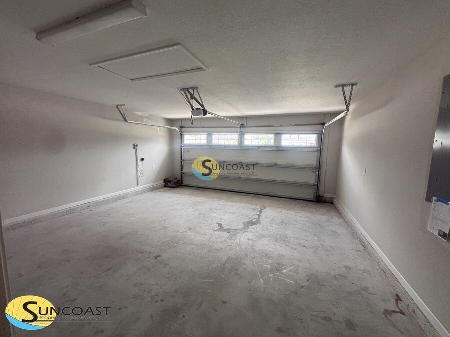 Building Photo - 8777 Kaye Ln